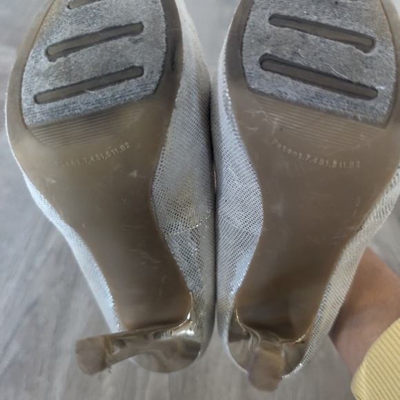 Sz 5 Chrome Heels - Picture 5 of 7